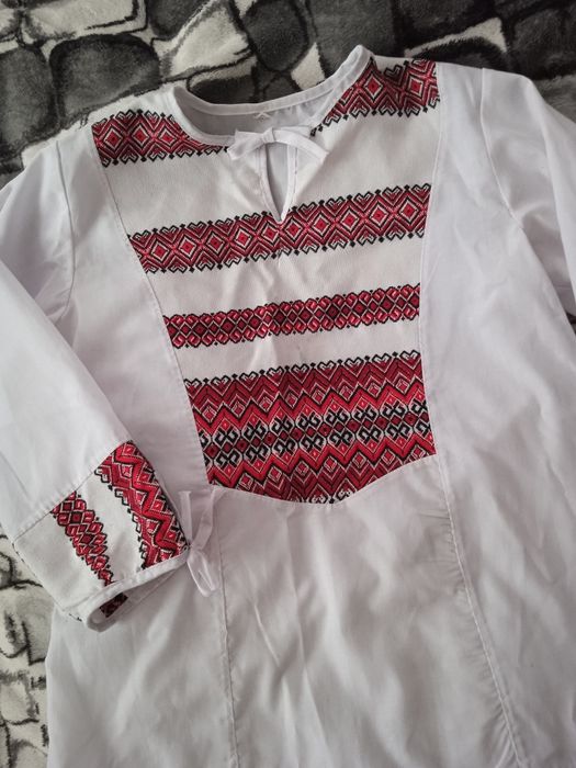 Продам вишиванку для дівчинки