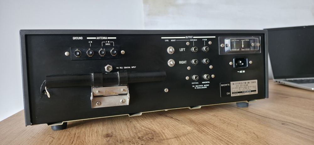 Piękny Tuner radiowy ST-SONY 5140 Vintage