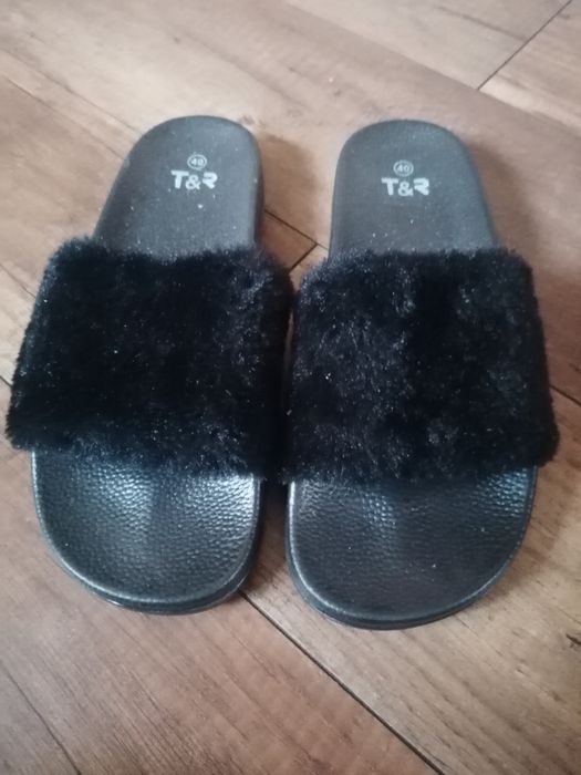 Klapki damskie      .
