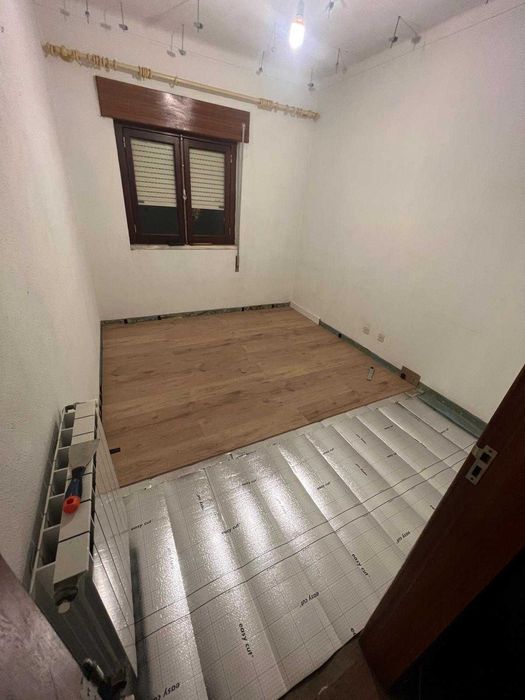 Aplicação profissional de chão flutuante