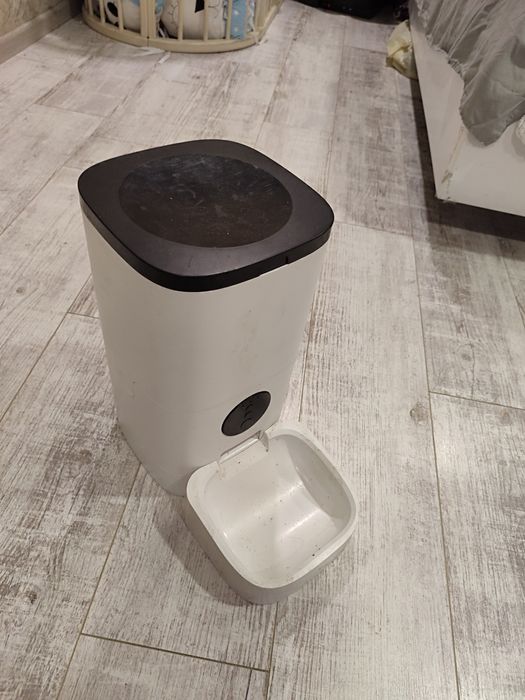 Дистанційна кормушка для тварин wi-fi