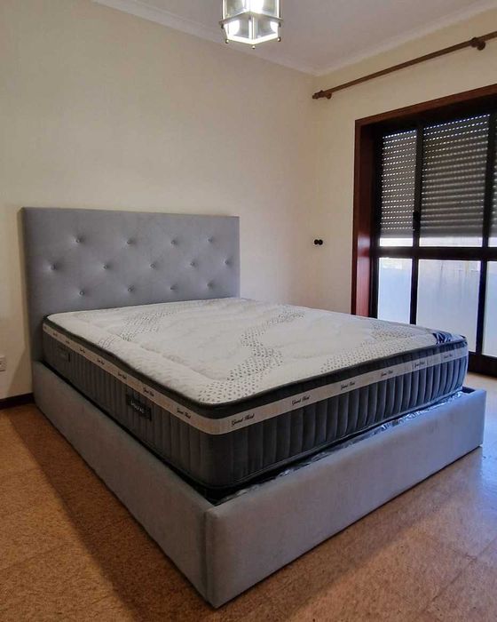 Camas de Casal Estofadas de Luxo 199€ Disp. em Várias Cores! 190x140m!