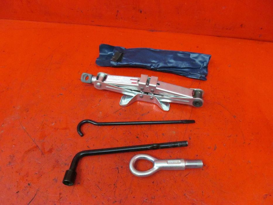 suzuki swift 3 iii 4 iv mk6 mz podnośnik lewarek hak ucho klucz do kół kpl