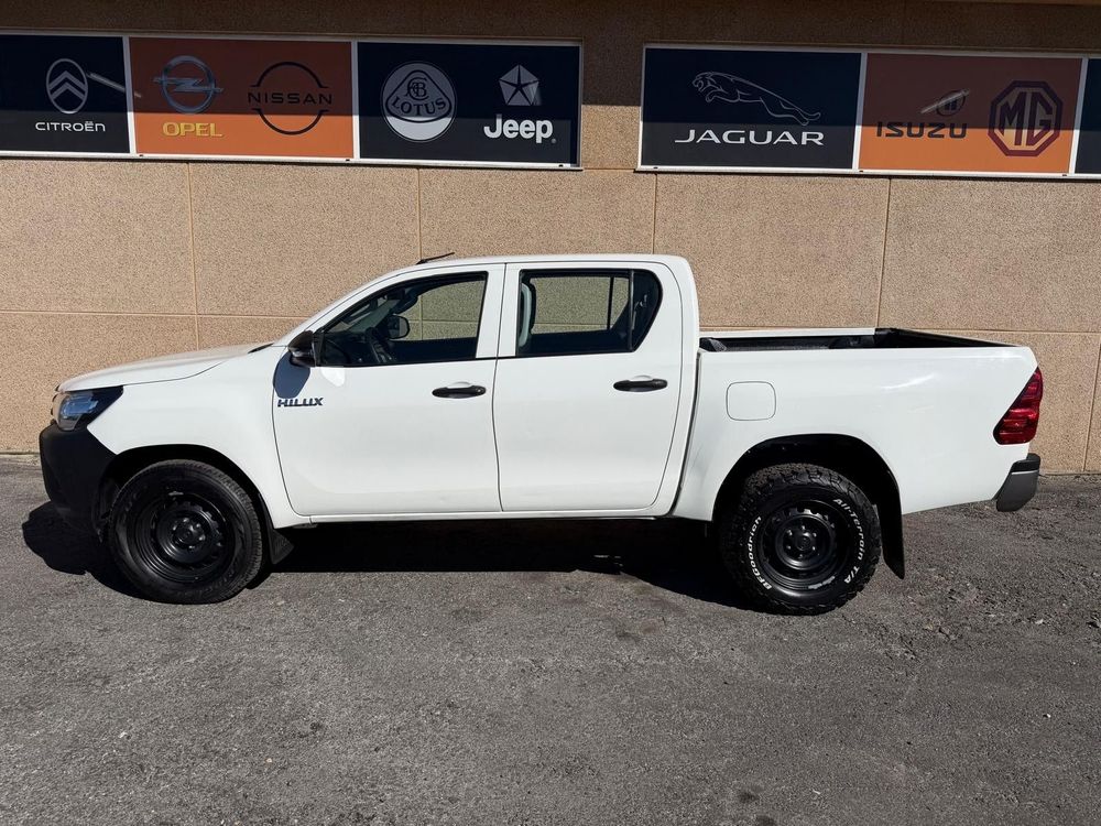 Toyota Hilux 2.4 D-4D 4WD CD Premium Edition