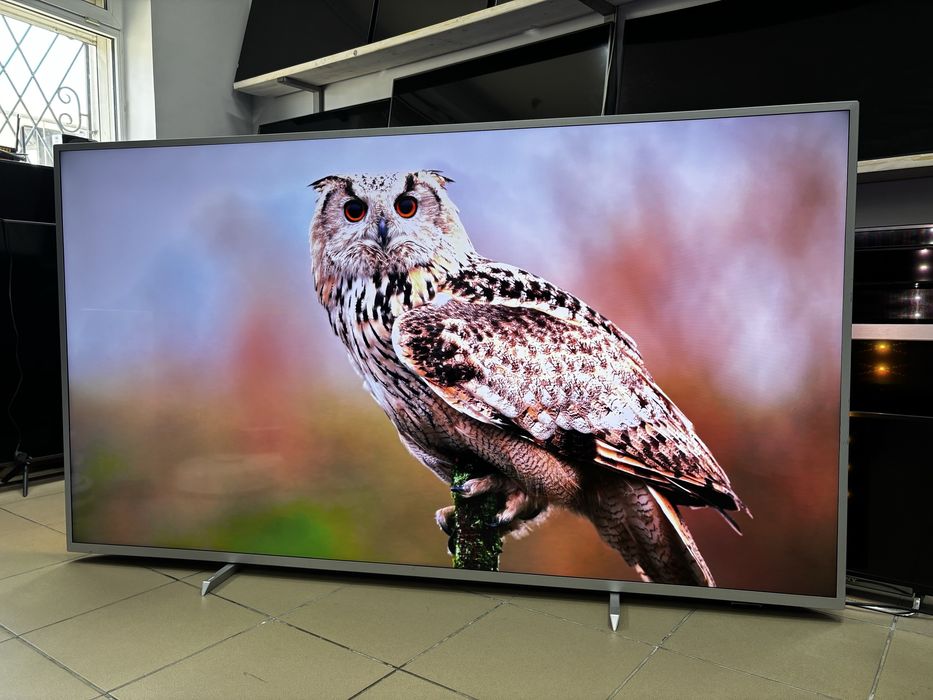 Телевізор Philips 70PUS7304/12.Фірмова підсвітка Ambilight