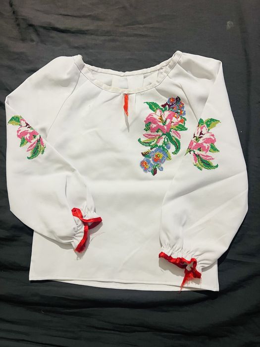 Вишиванка на дівчинку