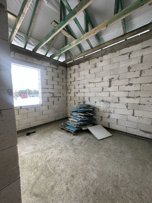 Продаж  сучасного будинку   в селі Озерце