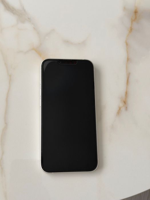 Apple iPhone 13.