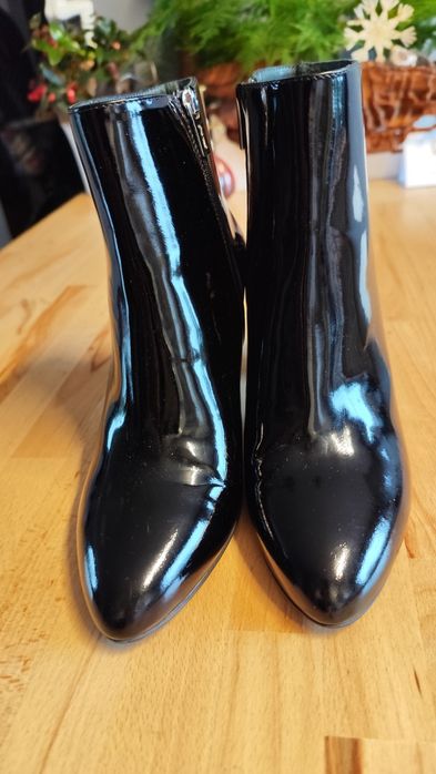 Gino Rossi, lakierowane botki, 39