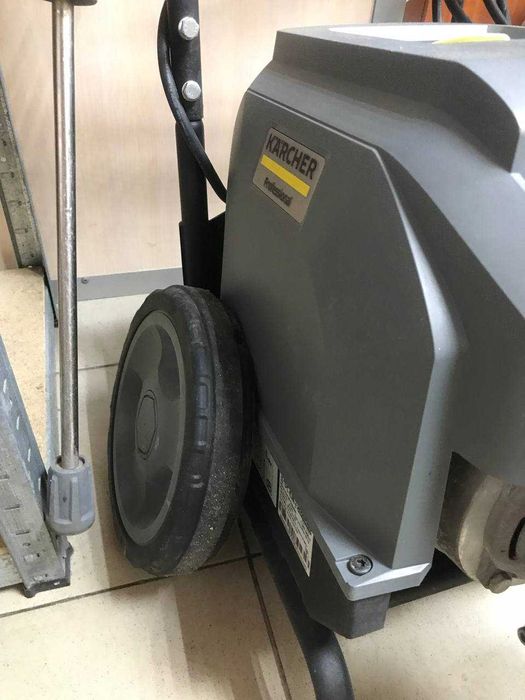 Мийка високого тиску Karcher professional HD6/15-4M