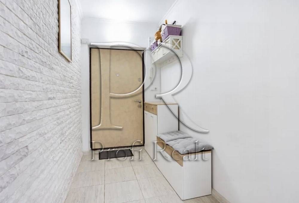 Продаж 4 кімнатна квартира вул. Шептицького 3Б / метро Лівобережна