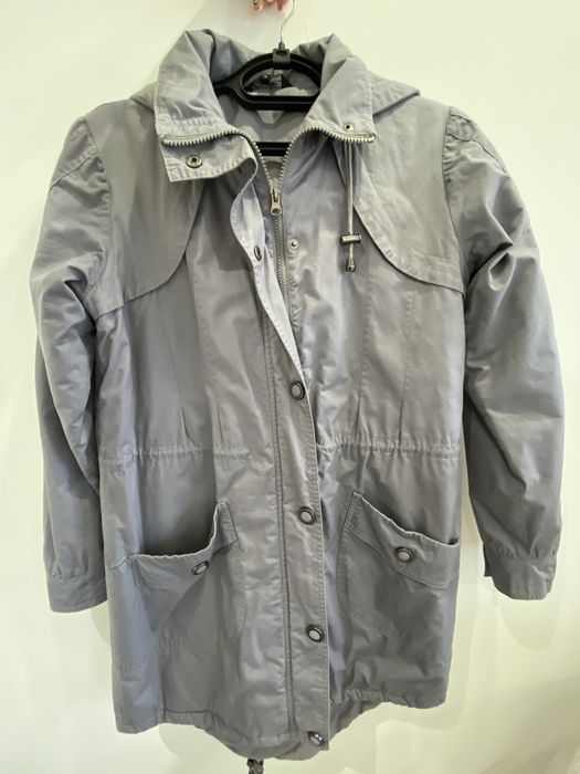 Жіночий плащ