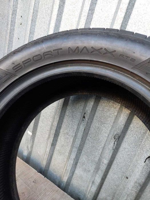 Резина Шини 235 55 R17 Dunlop SportMaxx RT2