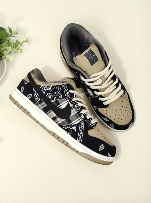 Nike SB Low Dunk x Travis Scott