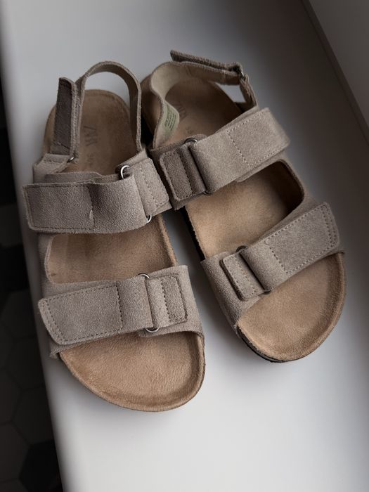Сандалі, босоніжки ZARA