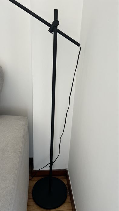 Candeeiro de pé de leitura