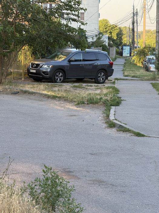 Продам Nissan pathfinber 2019