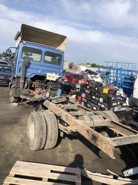 Szyba karoseryjna tył lewa Nissan Atleon II 06-13