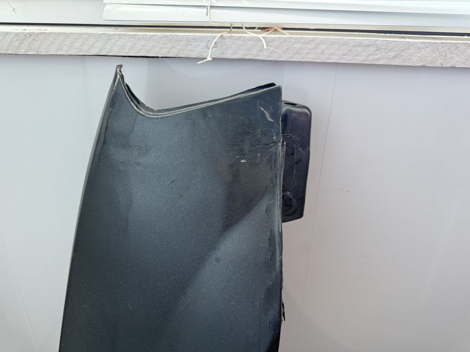 Крило від рено логан