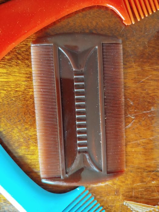 Расчёски женские и мужские гребни все новое