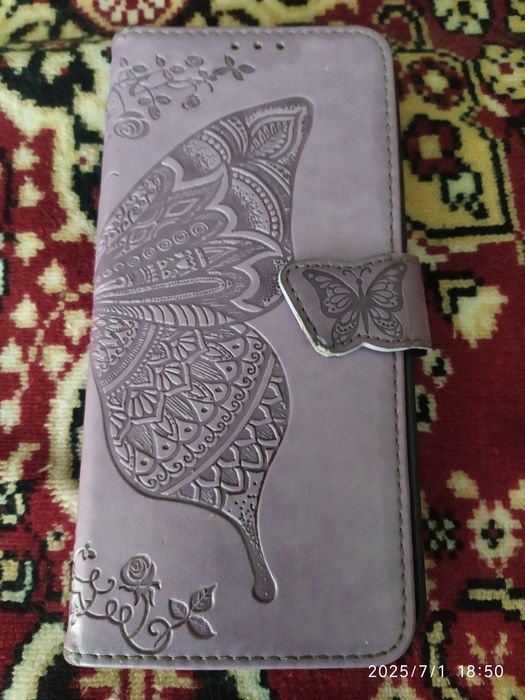 Продам чехол-книжку на Xiaomi redmi 13c