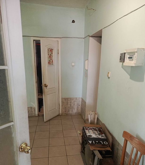 Продаю 5 комнатную квартиру в центре пгт Таирово.