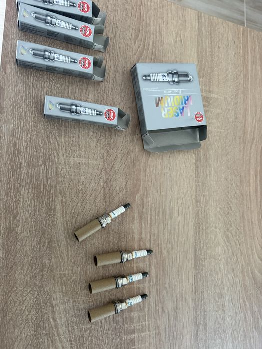 Świece Denso SC16HR11
