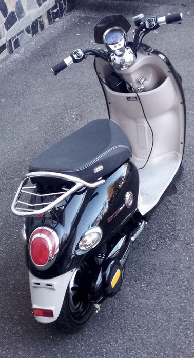 Электроскутер двухместный