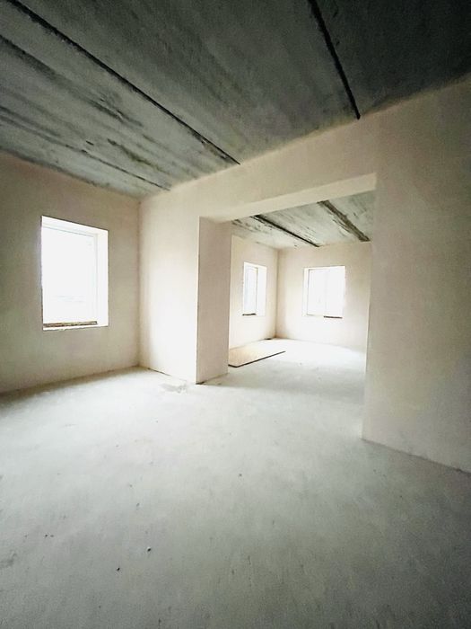 Продаж будинку  261 м2 , Лесники, р-н Стежки, є укриття