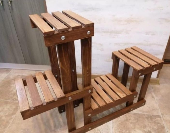 Етажерка для квітів