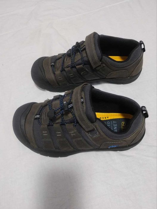 кроссовки  KEEN (новые)