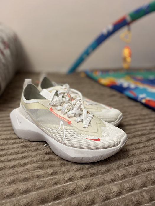 Кросівки найк, легкі та зручні