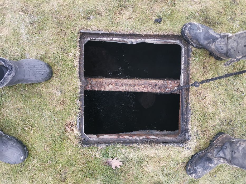 ЧИСТКА ВЫГРЕБНЫХ ЯМ.чистка сливных ям.чистка канализационных ям.илосос