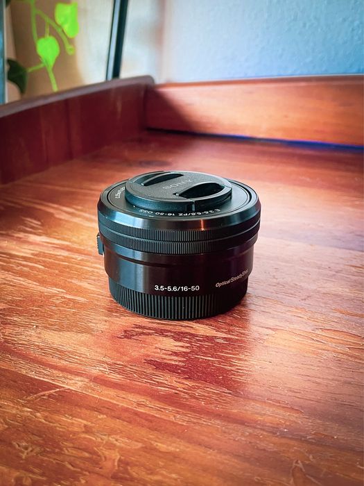 Lente Sony 16-50mm f/3.5-5.6 OSS (E-mount)
