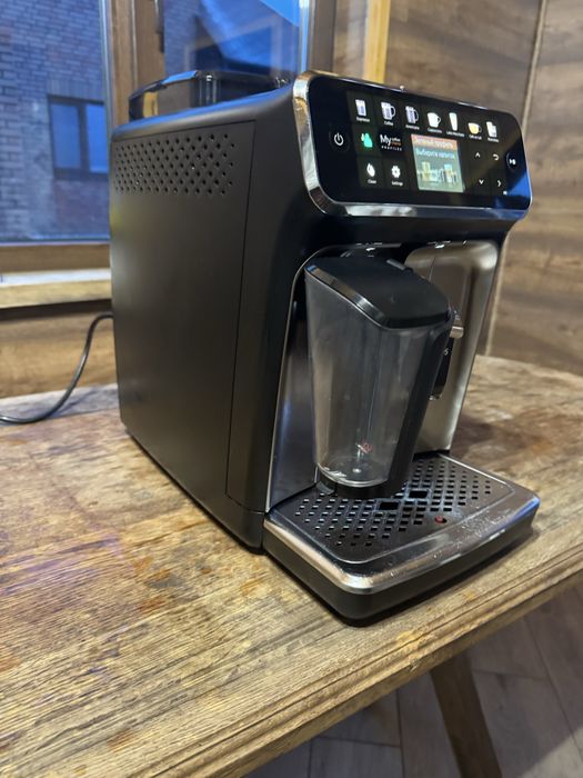 Продам кавоварку PHILIPS 5400