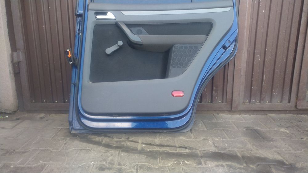 ) Touran 1 lift drzwi prawe tylne kompletne LD5Q