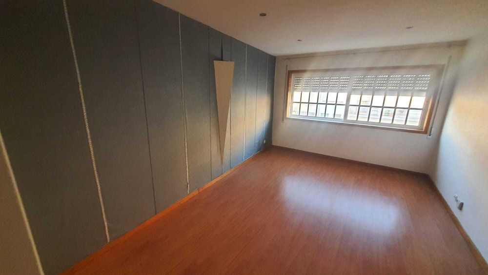 ALUGO T1 com Garagem perto do Metro de Santo Ovídio