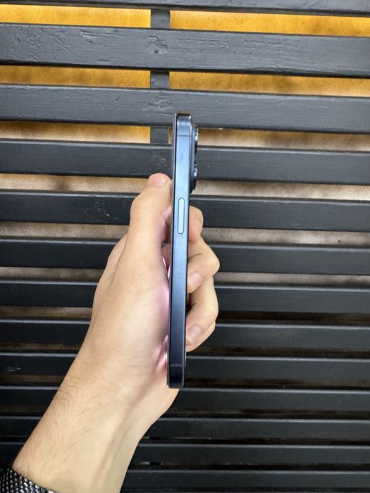 iPhone 15pro blue titanium