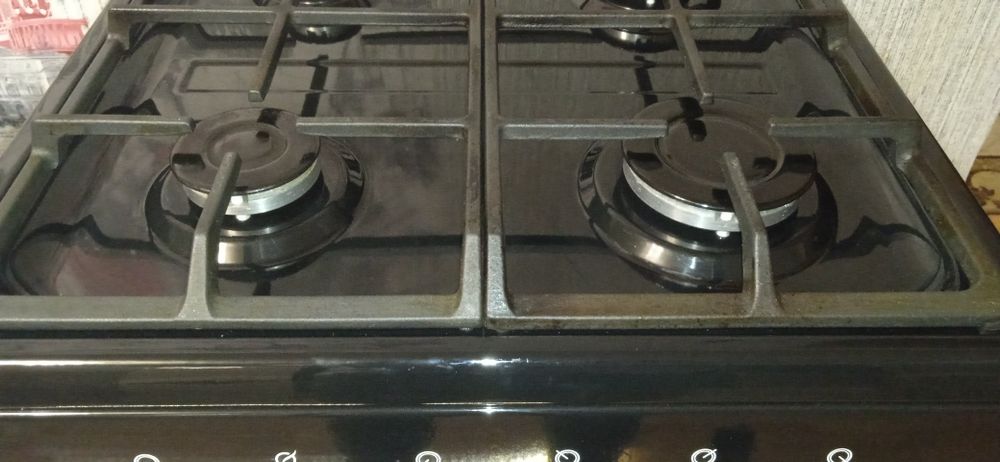 Газовая плита ГРЕТА 1470-00 в отличном состоянии. Продажа в городе!!