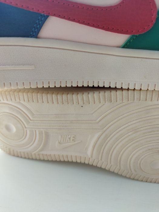 Кросівки жіночі Nike
