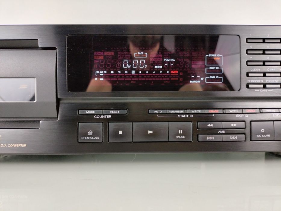 Sony  Dat DTC 57Es . Sprzedam