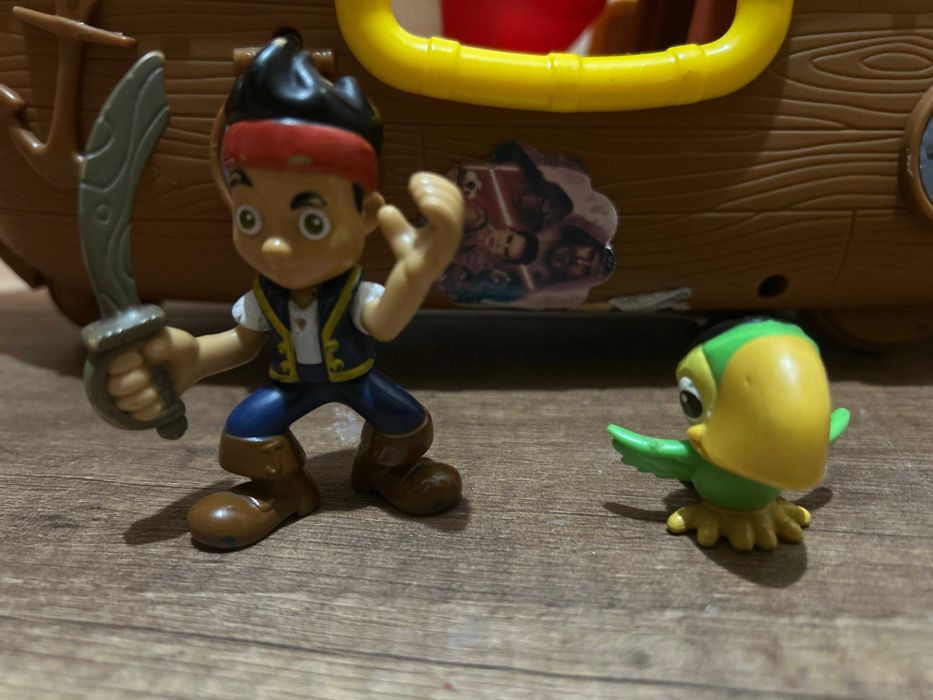 Statek piracki i dwa samochody! Okazja!