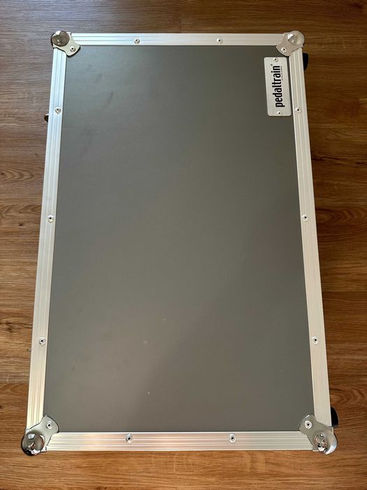 Pedaltrain Novo 24 Pedal Board with Tour Case
