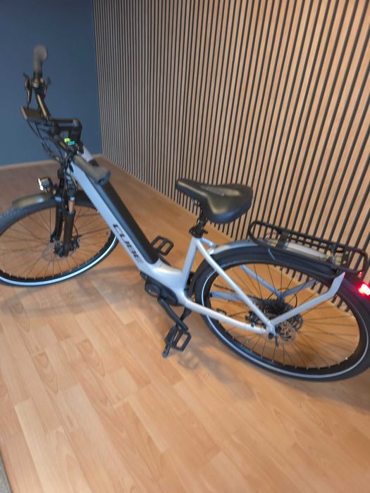 Rower elektryczny Cube Touring Hybrid Pro