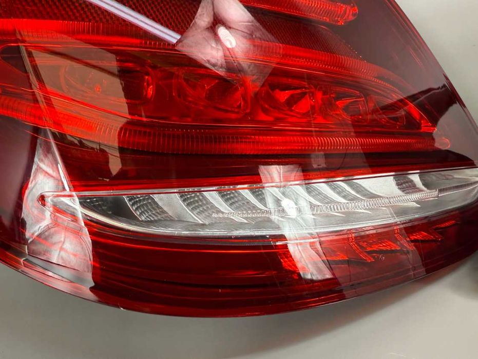 MERCEDES C-Class W205 Ліхтар Ліхтарі задні праві ліві