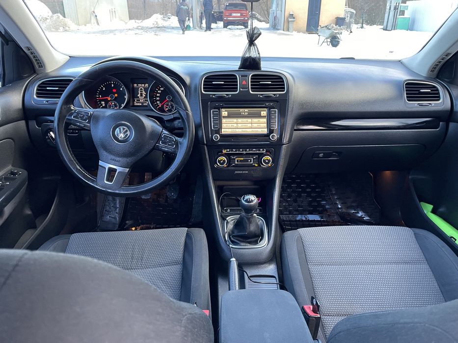 Фольцваген гольф 6 2012 рік