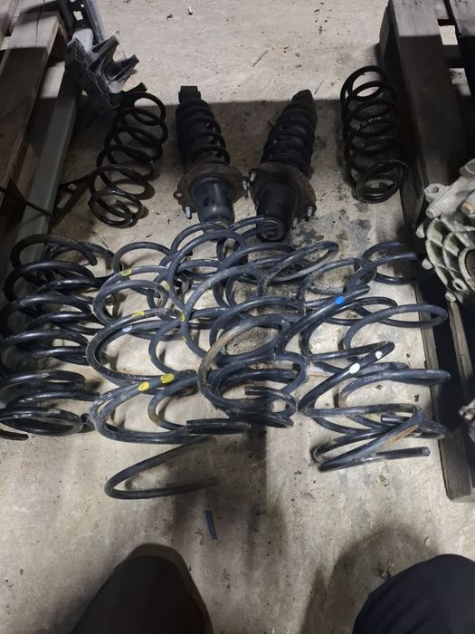 Оригінальні пружини toyota avensis t25