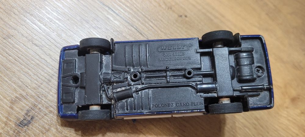 Model samochodu Policja Polonez Caro Plis
