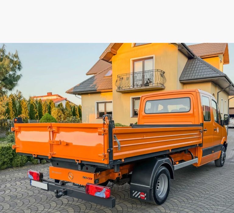 Mercedes sprinter 6 lugares tribasculante. Carrinha em muito bom estado de mecânica como de visual com tudo 100% funcional e pronta para trabalhar com