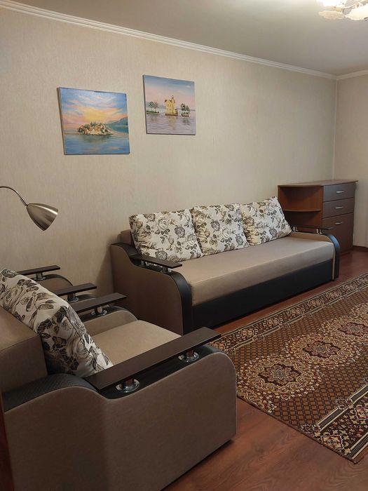 Затишна , простора квартира в ПЗР